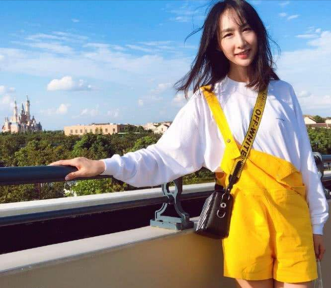 雷佳音老婆翟煦飞：老公粉丝千万合作美女无数，她为何从不秀恩爱