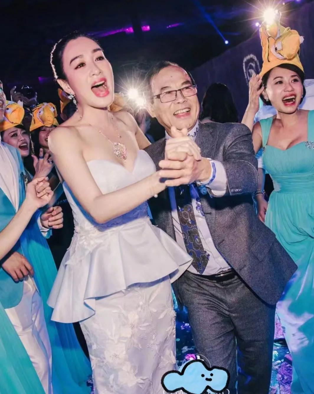 娱乐圈众明星庆祝父亲节！刘德华直播唱歌