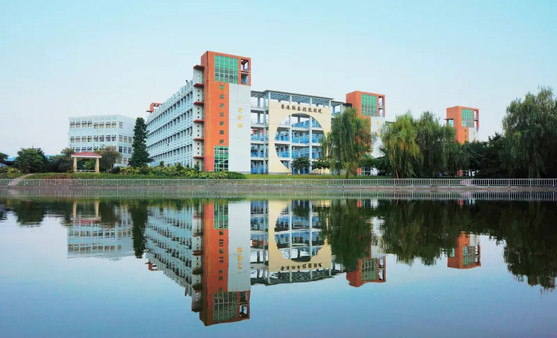 “医学热”又来了？学考想考医学专业，重点关注广东这12所院校