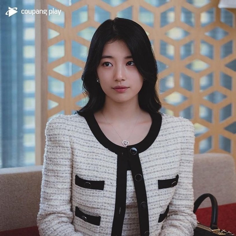 《安娜》秀智婚纱美翻，《夏娃》徐睿知这套被吐槽「像蚕蛹」