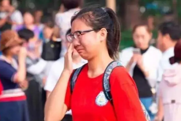 媒体已经曝光的五所高校，毕业证毫无用处，学生后悔没有早点知道