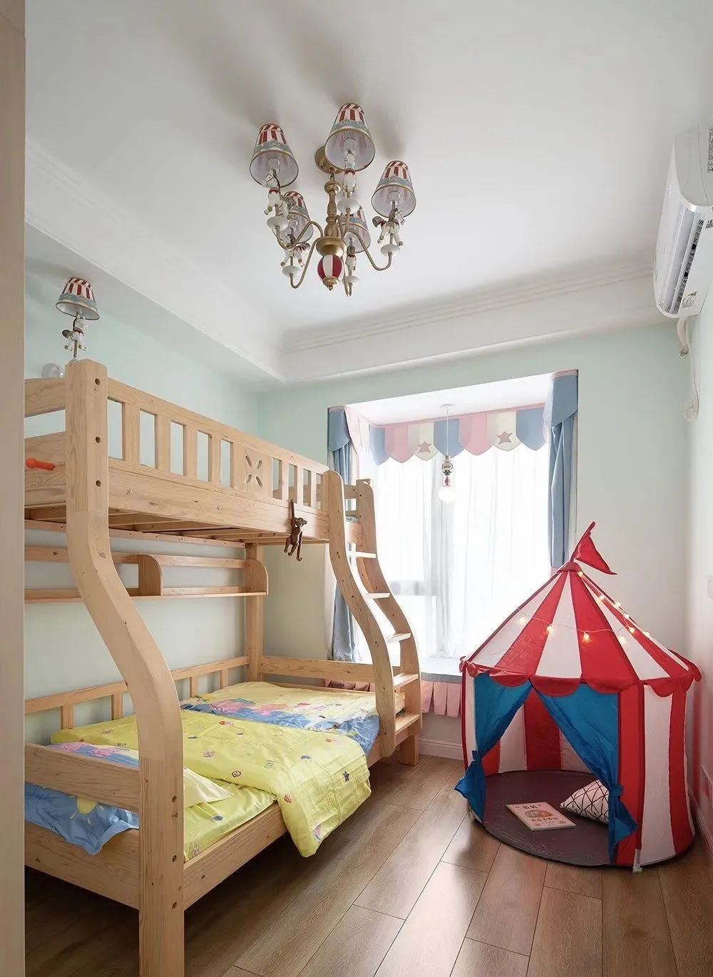 3招空间放大术！他家104m²的清新小三房，满屏都是烟火气