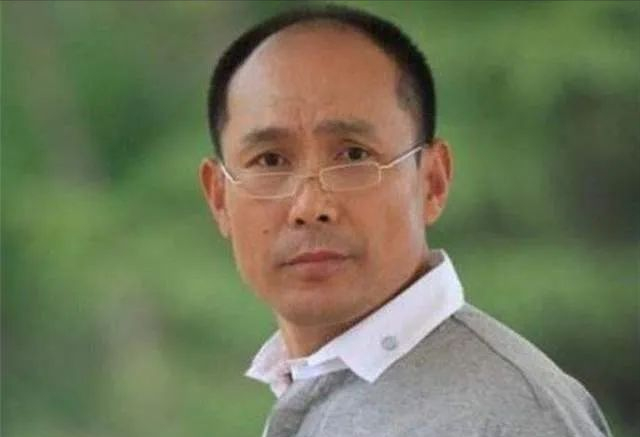 从《开端》暖爸到《幸福》里“苏大强”，王家的底气都被他败光了