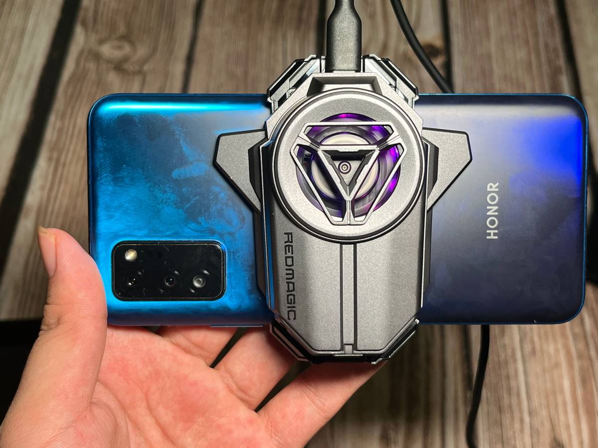 红魔涡轮散热背夹体验，涡轮增压离心风扇，手机不再发热卡顿