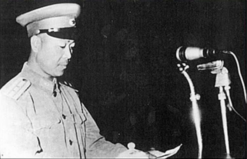 岳振华用导弹击落U-2，毛主席听闻后对总理说：我要见见这支部队