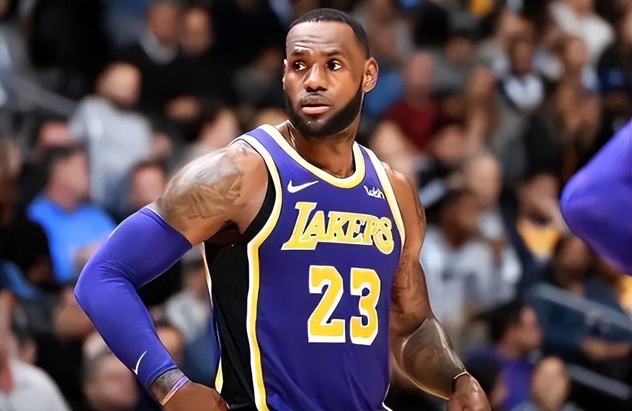 为什么nba球星改穿4号(韦德：NBA只有4个人真正影响了全世界，我还不够资格)