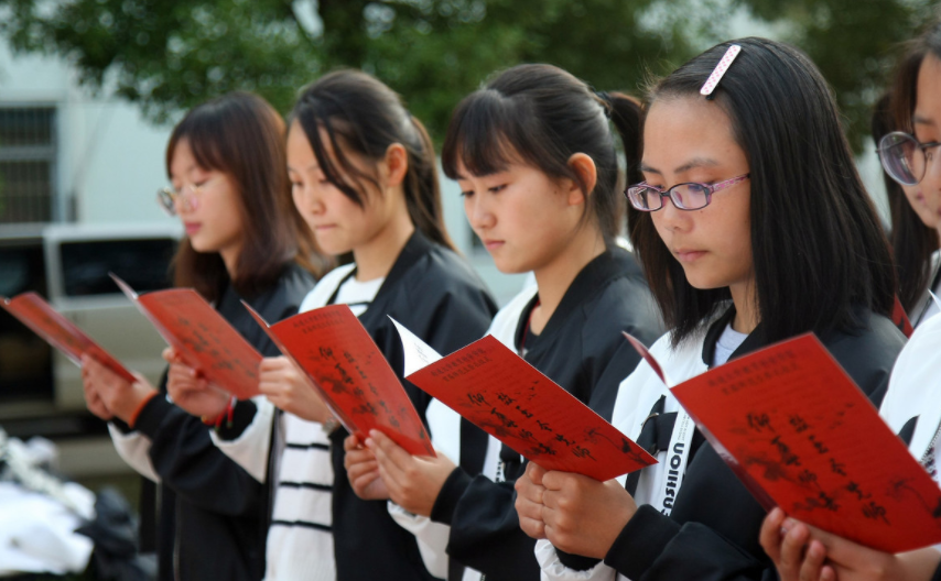 官方起草教资新规，非师范生和专科生将受限，部分教师何去何从