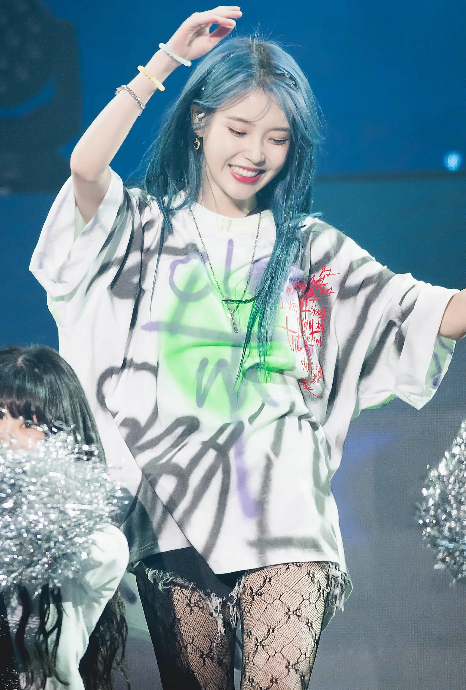 李知恩｜高清壁纸｜五官很平凡整体却很惊艳