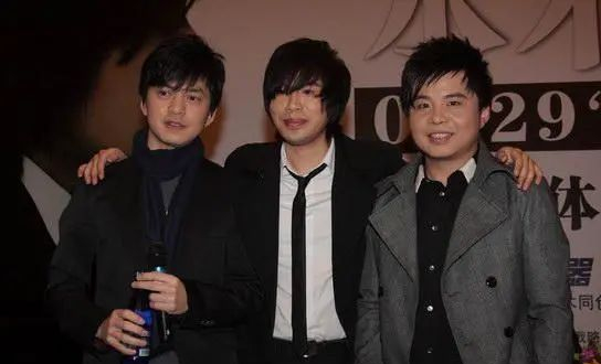 昔日华人偶像团鼻祖，如今却沦落乡镇走穴，水木年华为何落魄至此