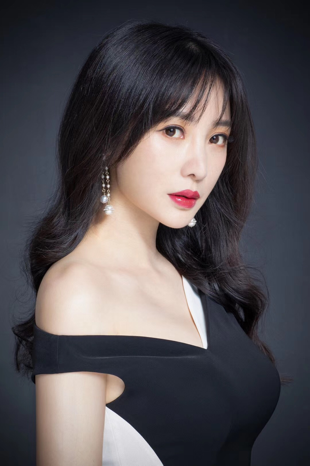 柳岩妈妈杨邦梅:心疼女儿成名路上遭受非议,更担忧她的婚恋问题