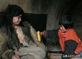妙龄少女被4次拐卖后，被关窑洞6年精神失常，获救后不识亲人