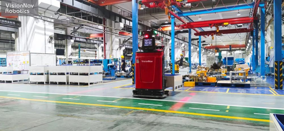 多车协同作业，未来机器人赋能机械制造企业工厂物流转型升级