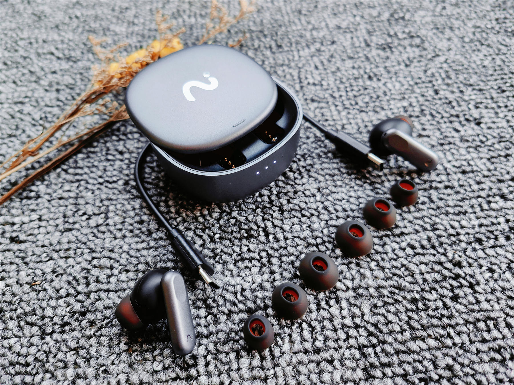 会议录音转文档，一个降噪耳机满足全部需求，科大讯飞是真敢造呀