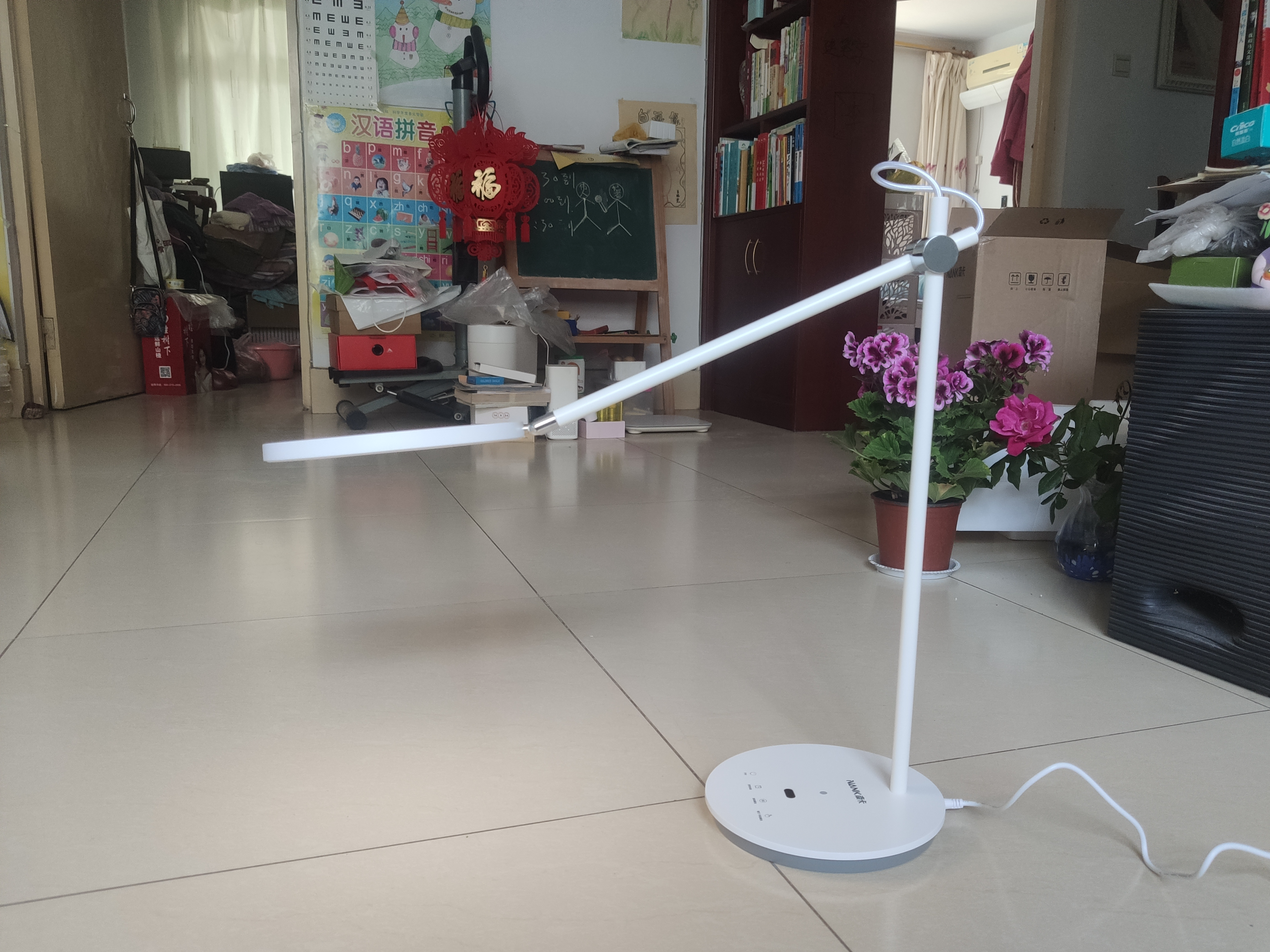 护眼台灯如何选？接近自然光的南卡护眼灯L1是首选
