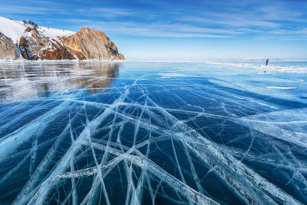 中国首金！冰刀在冰面上最高时速50公里，为何在玻璃上寸步难行？