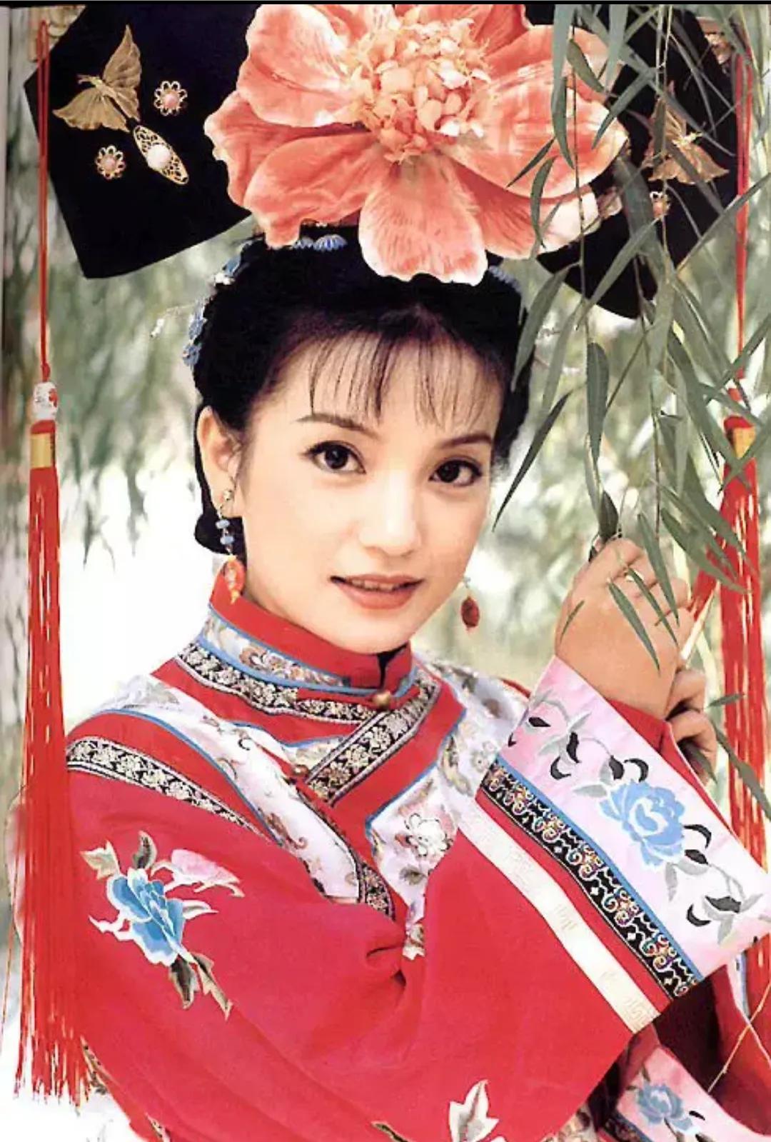 赵薇出演《还珠格格》时颜值巅峰时期，再看这些剧照还很心动