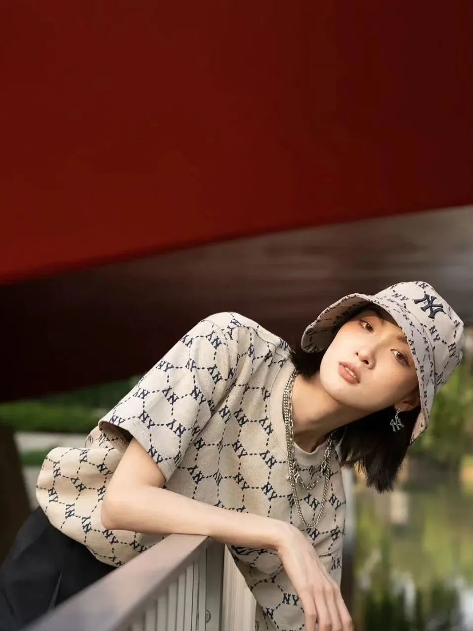 次次艳压00后小花，35岁的杨幂心机在哪儿？