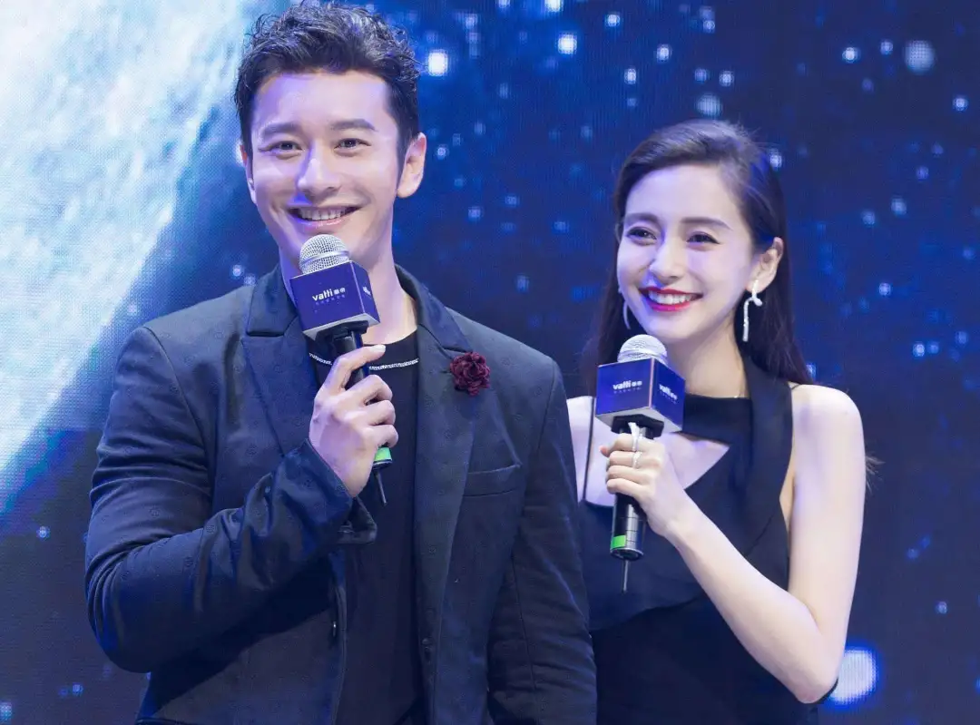 baby离婚后首次公开亮相,登上卫视春晚,事业心强挑战做主持人