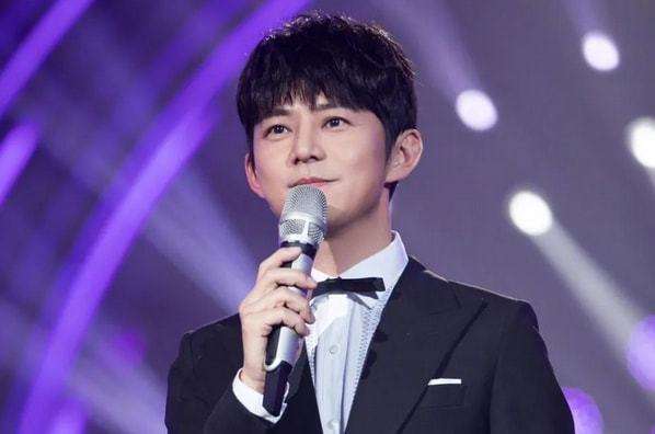 48岁的何炅，也走到了今天