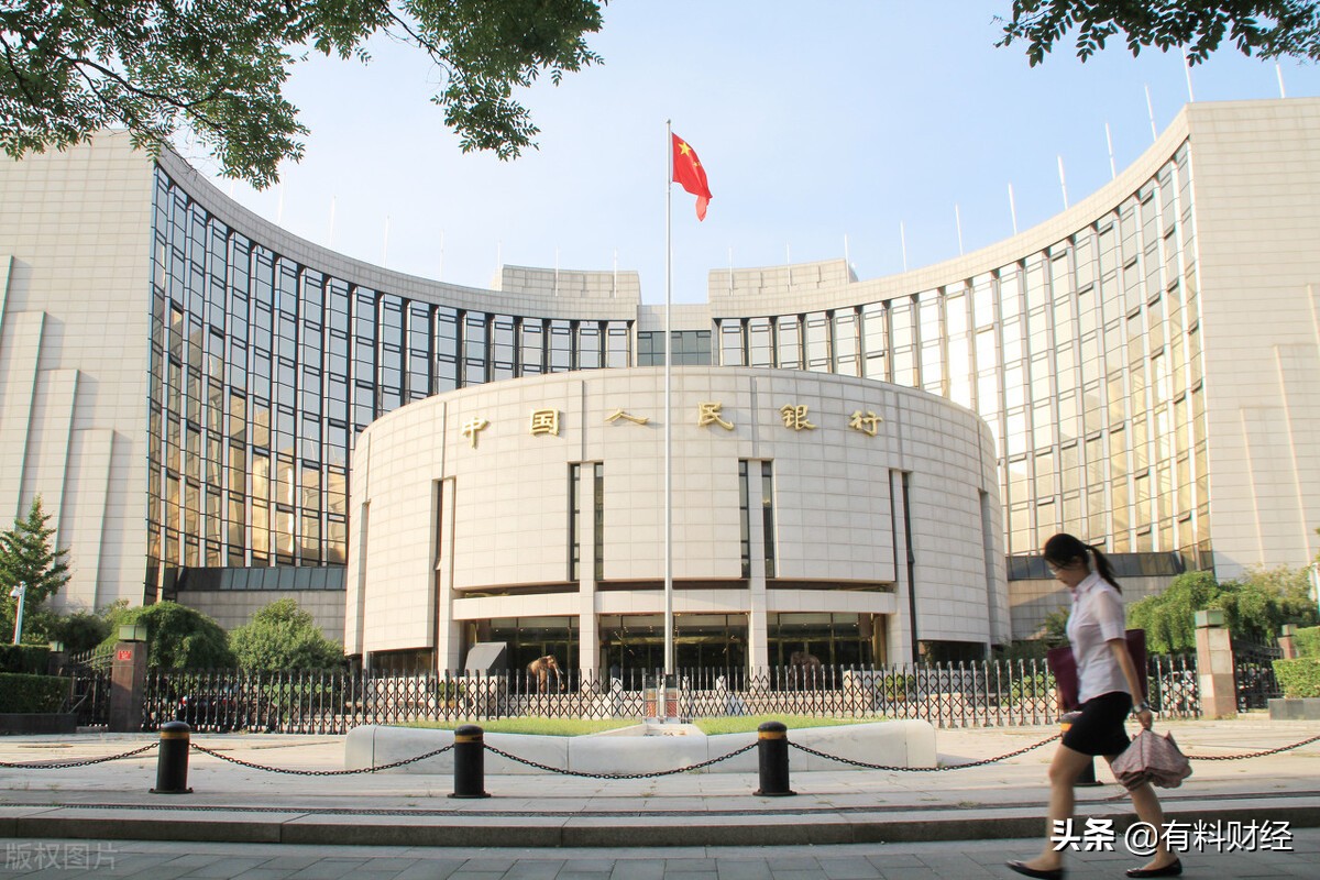 突发！央行宣布12月15日大幅上调外汇存款准备金率2%，什么回事？