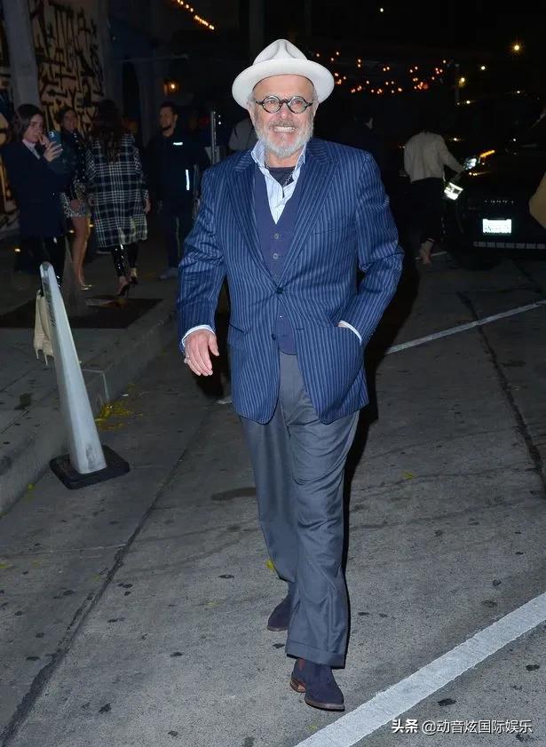 《黑客帝国》第一部上映23年后，演员们现在在哪里