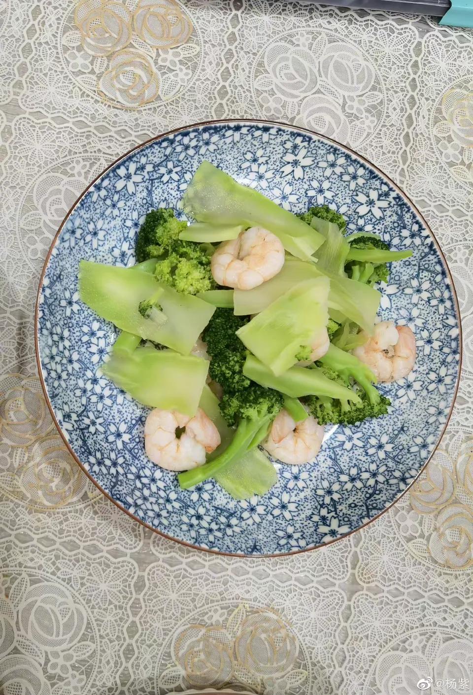 看看杨紫发的图片，引发多少人的垂涎欲滴