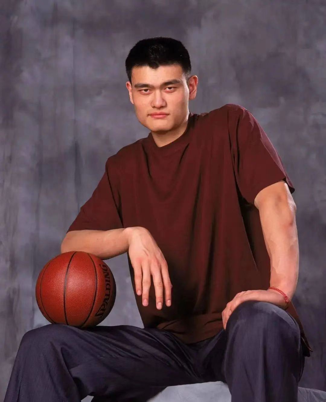 姚明比赛经典视频高清(NBA最经典的比赛，不得不提13年前西部半决赛，姚明的火箭vs湖人)