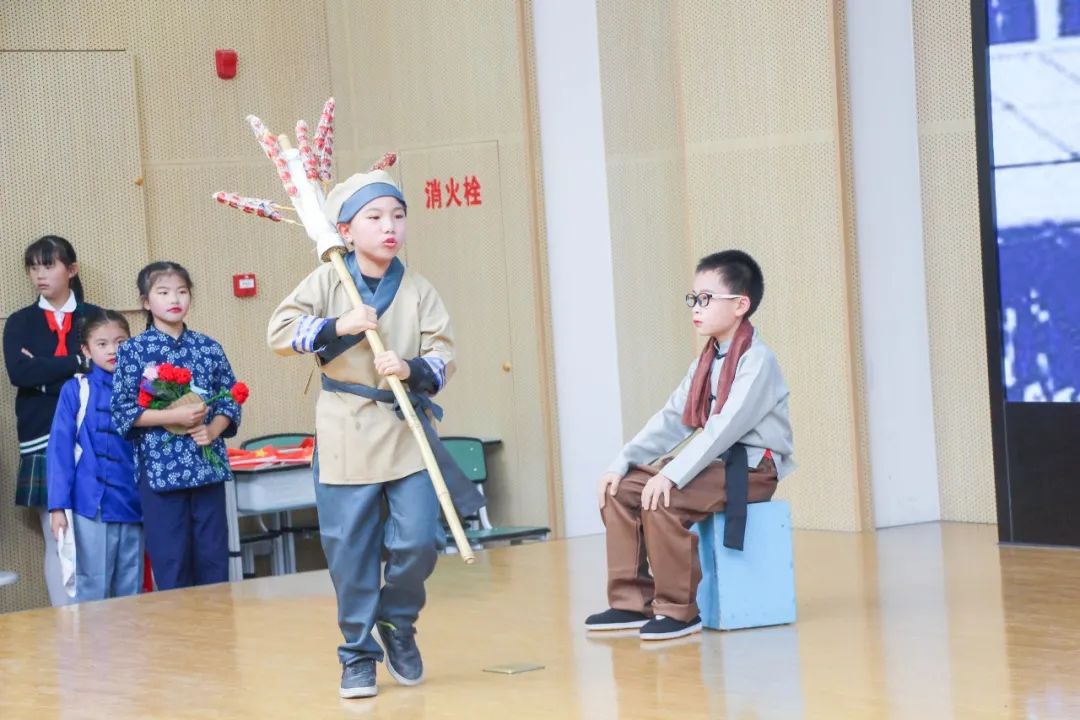 花田花绽，阅读悦心｜双流区黄甲小学举行读书节之阅读表演赛