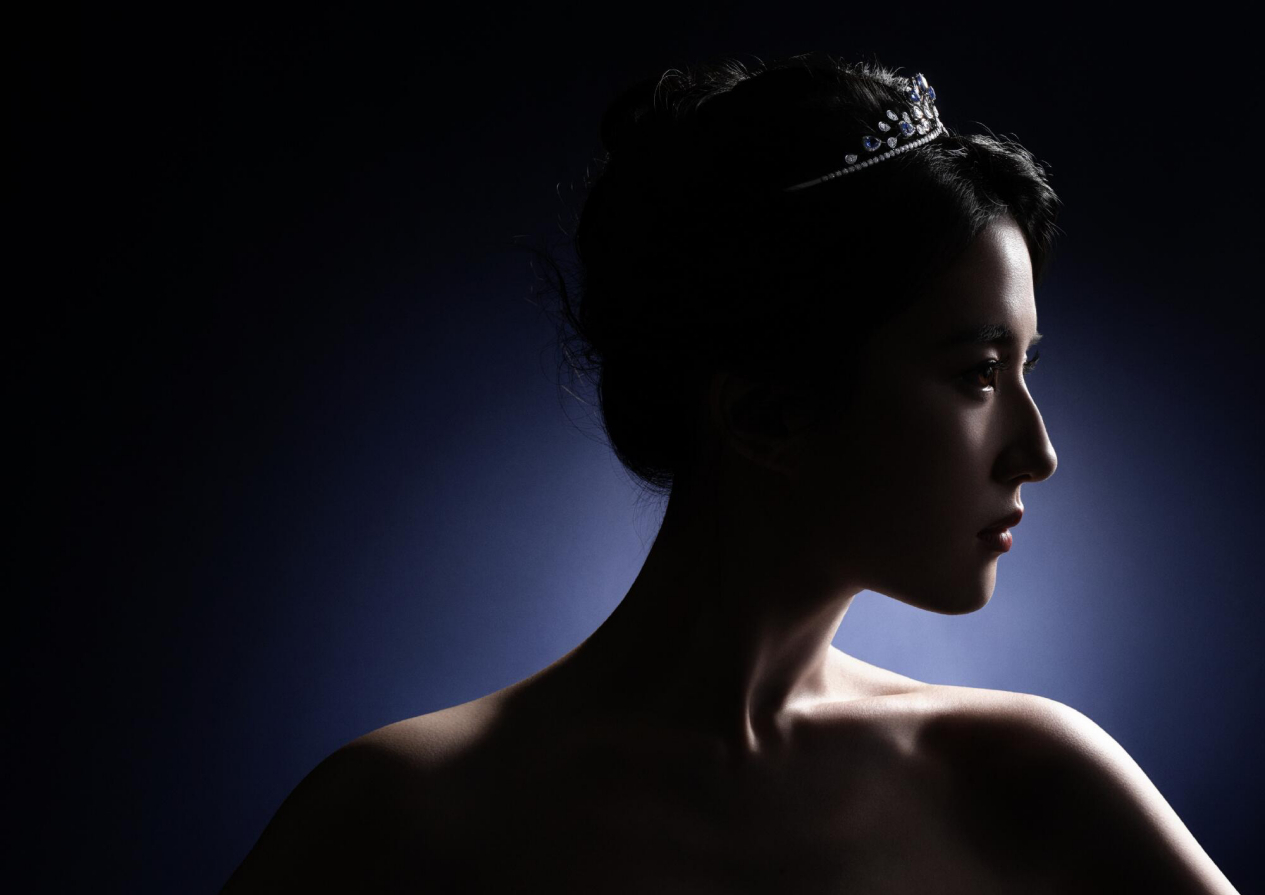 刘亦菲的“侧颜”让我明白，“驼峰鼻”也可以很美