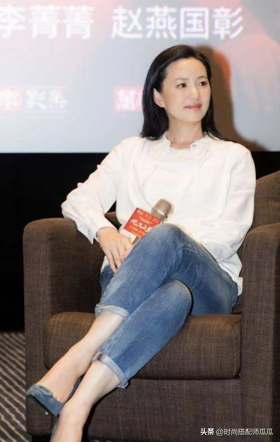 看了52岁咏梅，我才明白什么叫美得真实不做作！堪称中年女人典范