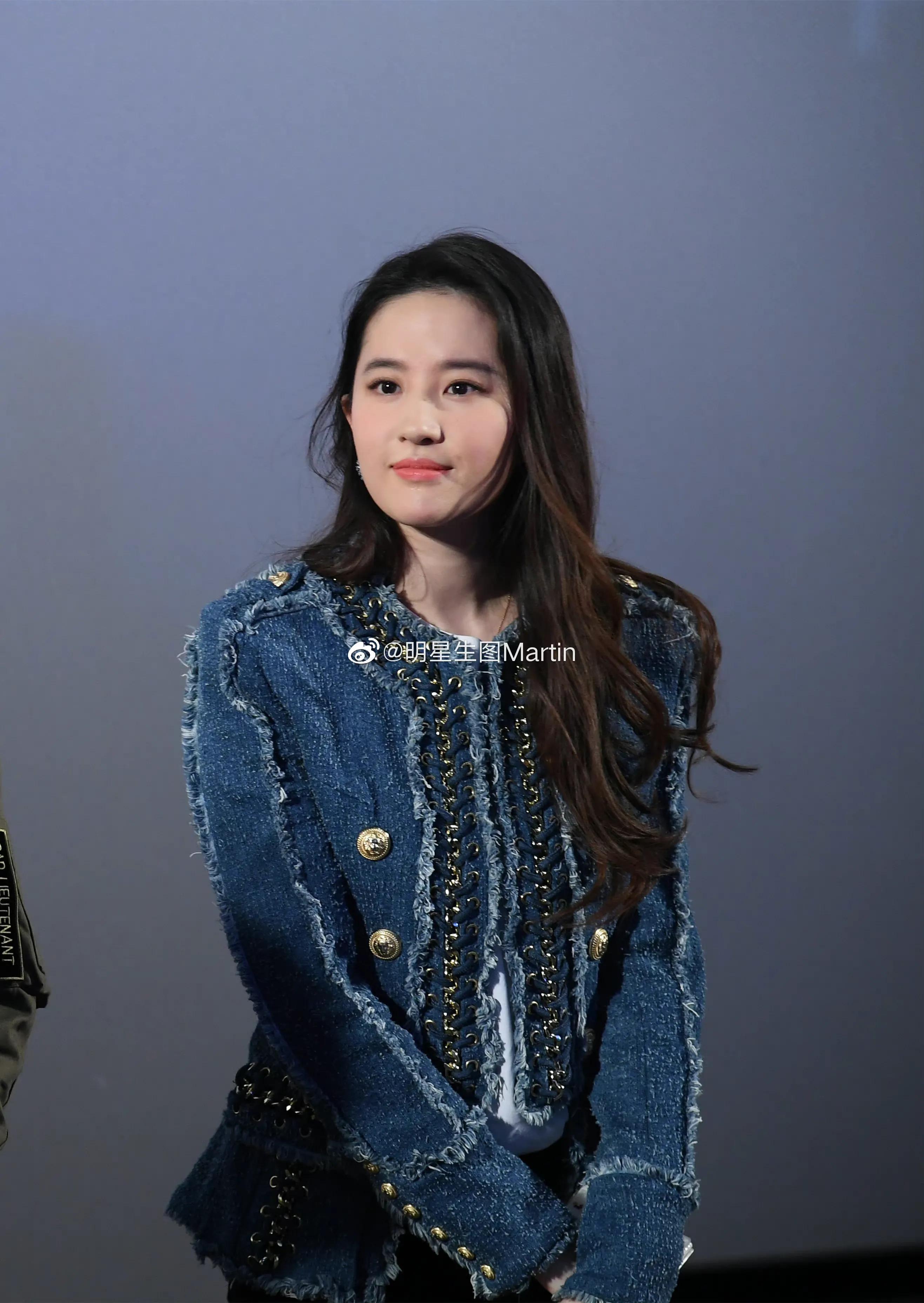 刘亦菲路演现场图