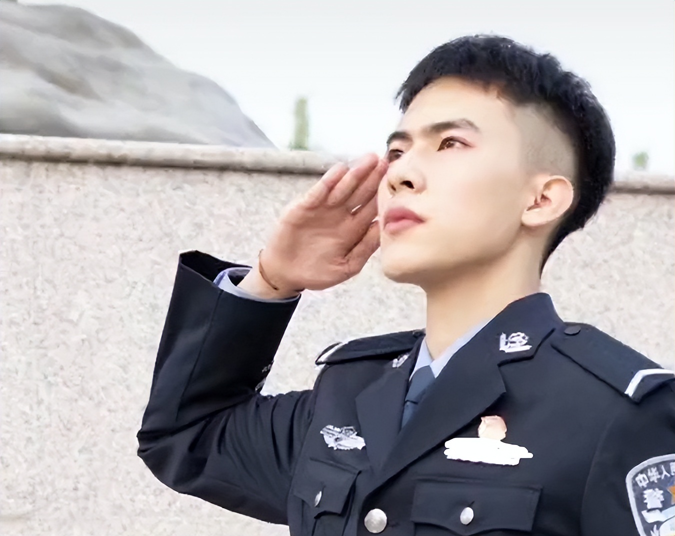 中国人民公安大学男生走红，身高1米8外形硬朗帅气，不愧是警校生