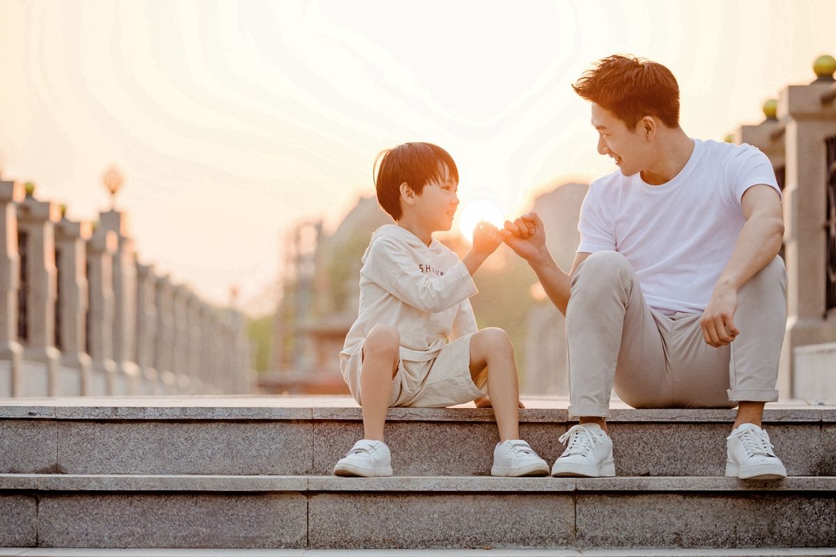 男孩该怎么养？坚持这几条“黄金”教育法则，孩子长大后会很优秀