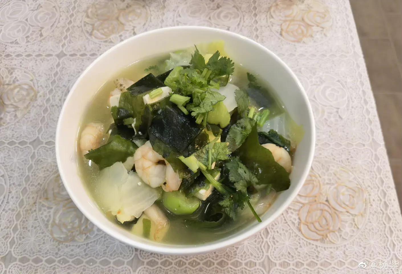 看看杨紫发的图片，引发多少人的垂涎欲滴