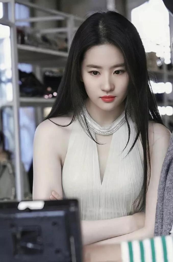 刘亦菲－美女很多，仙女只有一个
