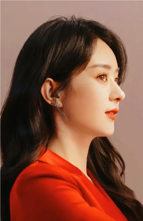 赵丽颖彩妆代言照，绰姿月韵，飒爽美艳，惊了谁的心