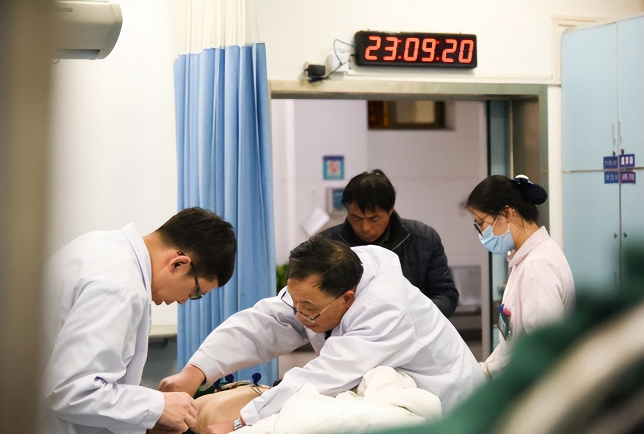 脑梗发生前7-30天，身体或会发出“警告信号”，请别视而不见