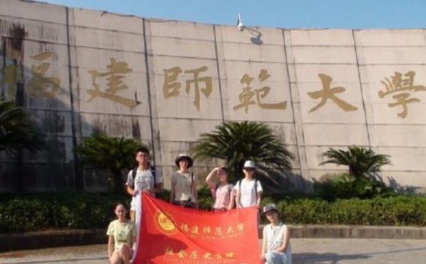 福师大发布“行走的招生简章”，校草版比校花版有效，考生很心动