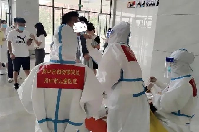 <a href=http://www.www17991.com target=_blank class=infotextkey>周口市婦幼保健院</a>核酸采集小組進校園保駕護航助高考