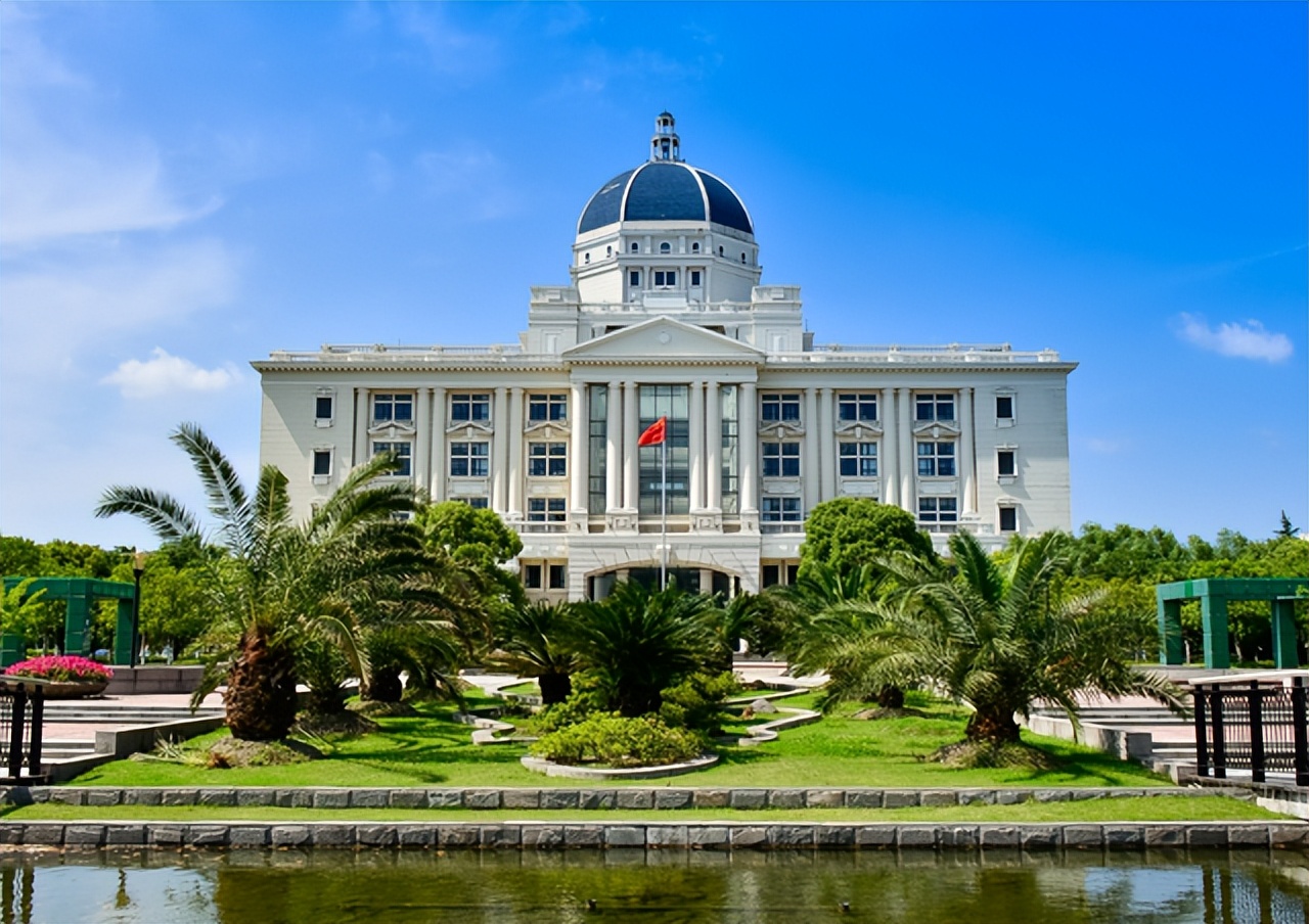 上外“异物”事件后续，男生被开除学籍，网友却说：罚得太重了