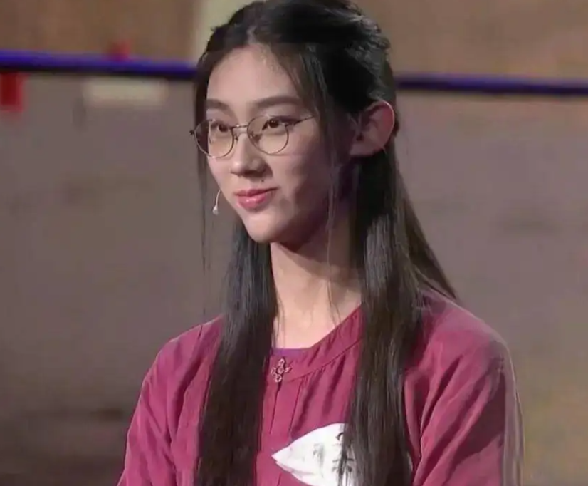 同为清华才女，武亦姝和“奶茶妹妹”的差距很大，能相提并论吗？