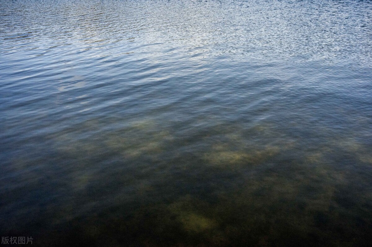 风是很重很重的