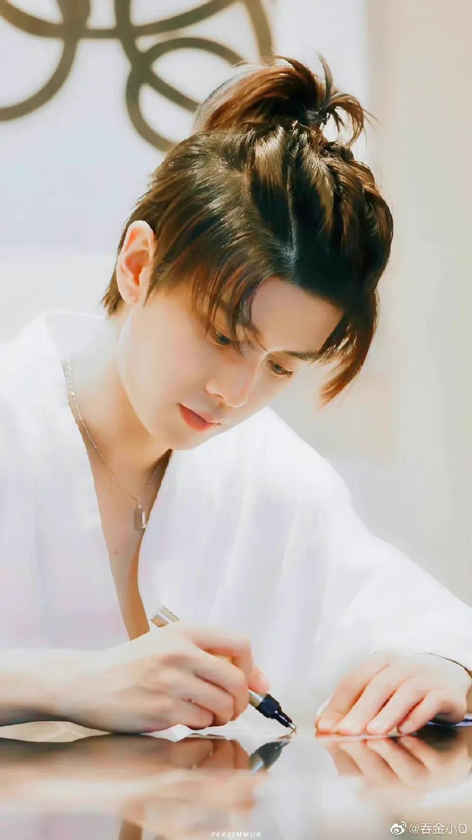 6.7图:刘亦菲 杨幂 周也 任敏 迪丽热巴 陈飞宇 韩庚 杨蓉 檀健次
任嘉伦