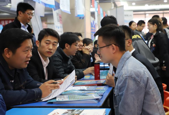 大学生之间的“黑色交易”，后续麻烦少不了，学生要引以为戒