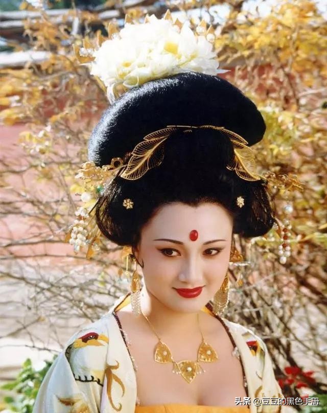 谁懂珠圆玉润的美？以现在的眼光看，这9位20年前的美人都太胖了