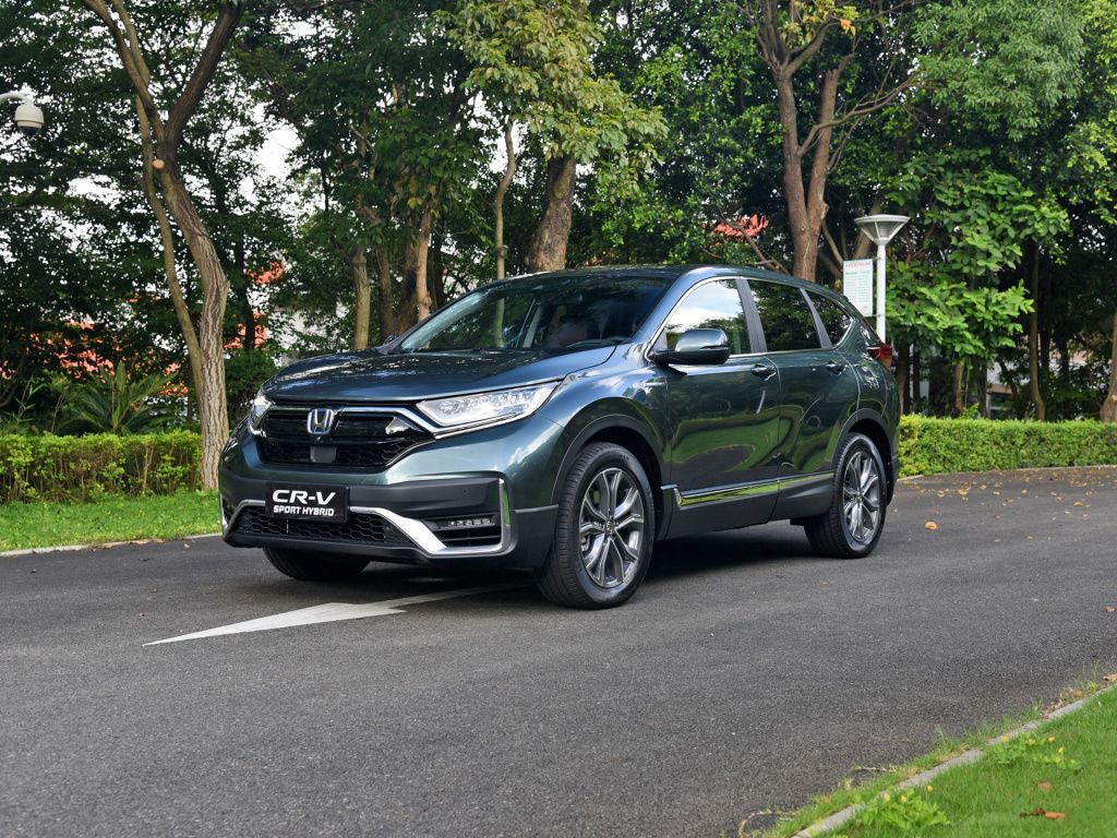 最低油耗才3.9L？這5款“省油高手”，油價再漲也敢加滿