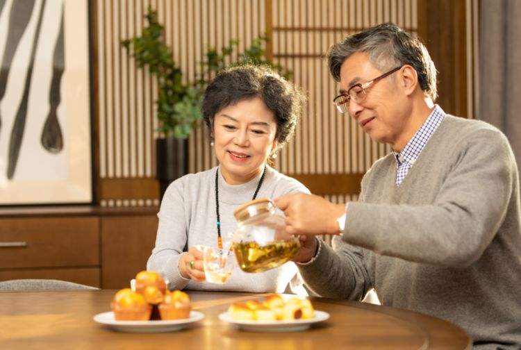 春节给父母买什么实用（过年了给父母买点什么好呢）