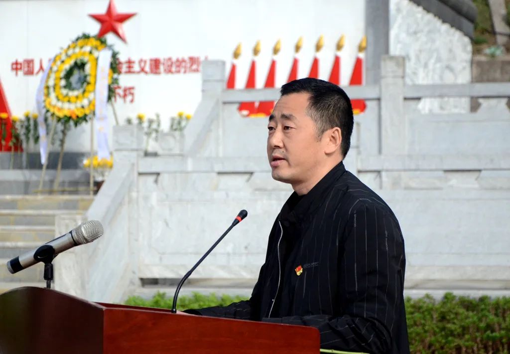 廣元中學(xué)開展清明祭英烈主題團(tuán)日活動(dòng)(圖5)