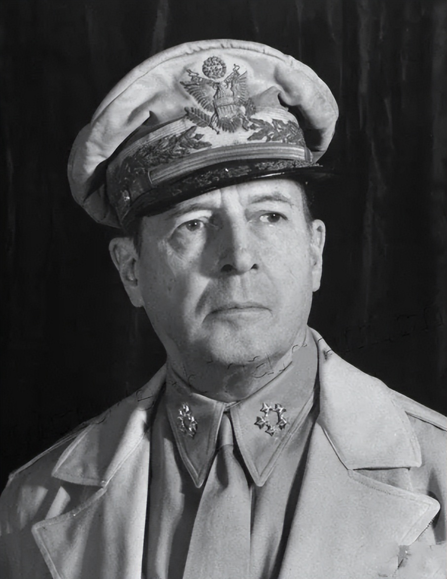 到了少尉开始,阶层开始步入军官阶层了,收入方面自然水涨船高,这个