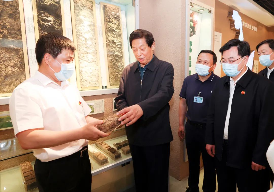 用法治力量保护好“耕地中的大熊猫”